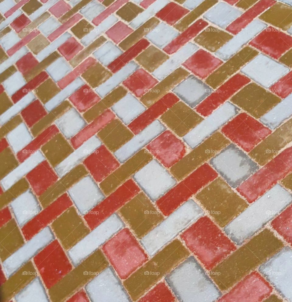 sidewalk of a street: multicolor