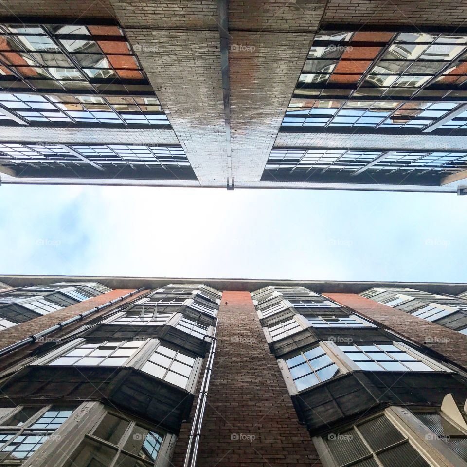 Looking up in Glasgow's backstreets 