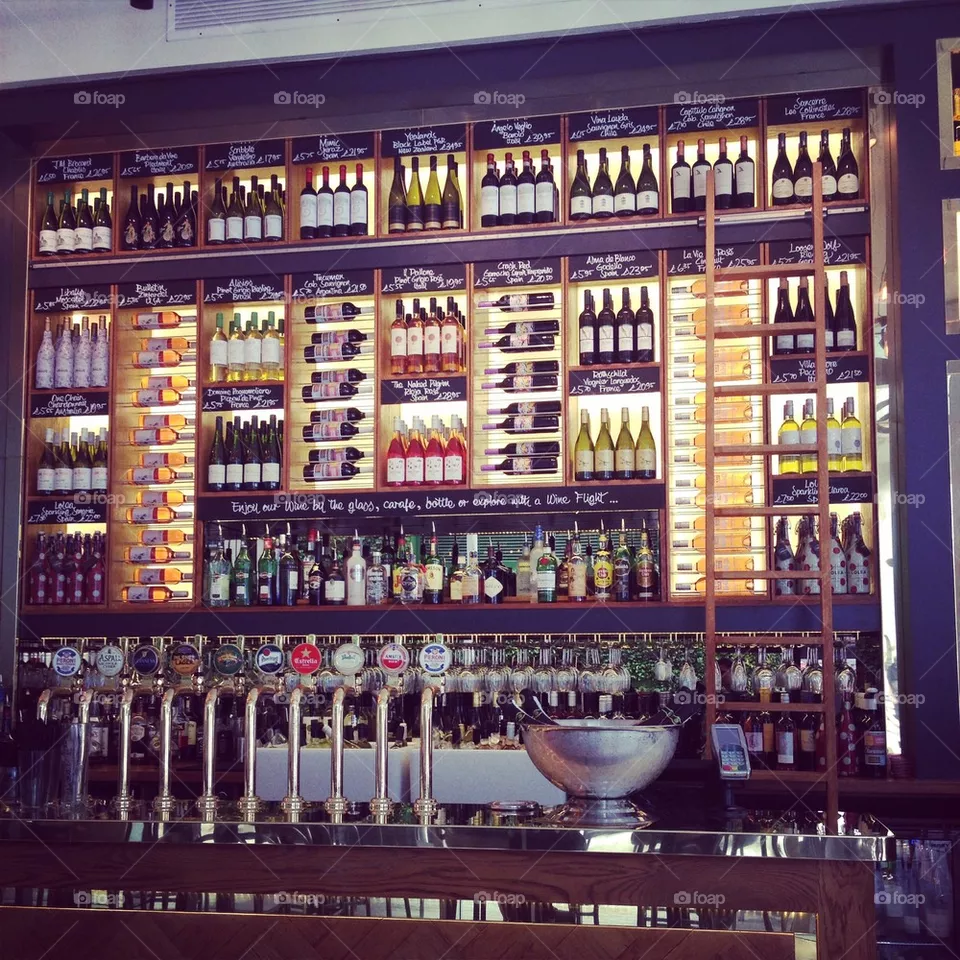 Bar wall