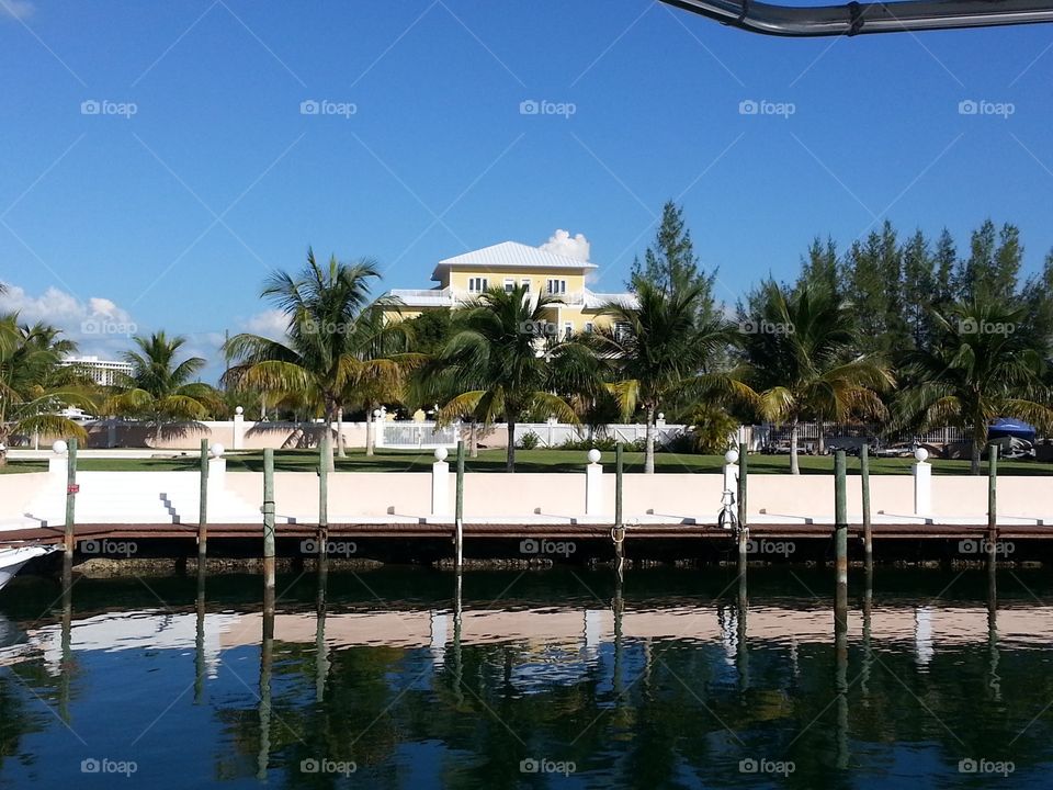 A mansion in Freeport Bahamas