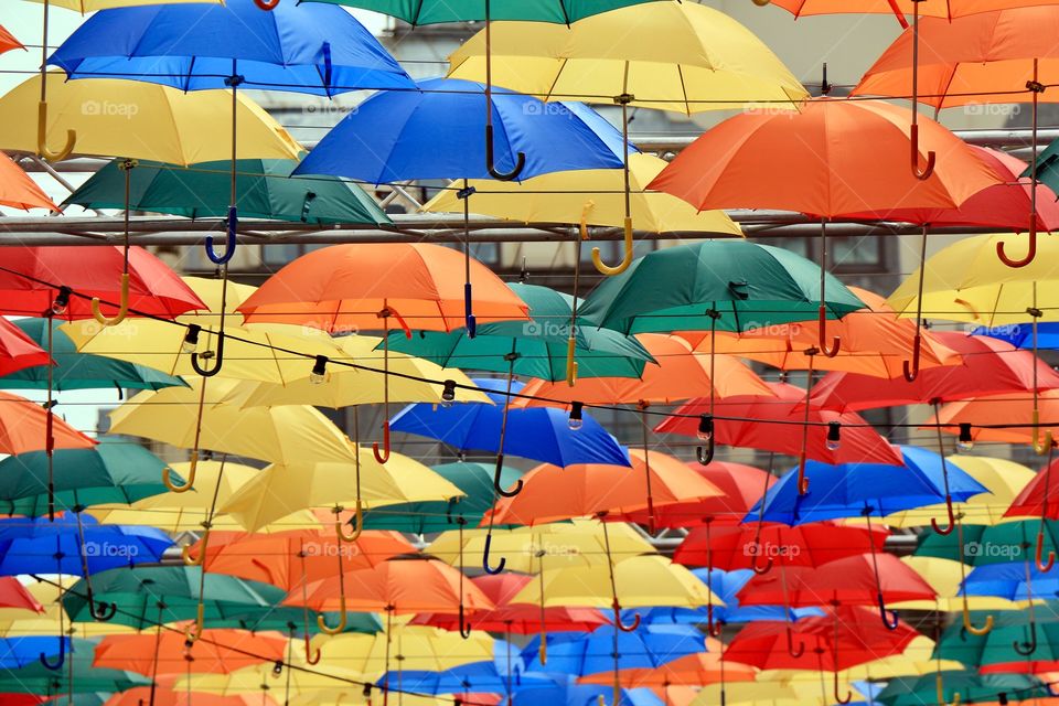 Аллея парящих зонтиков