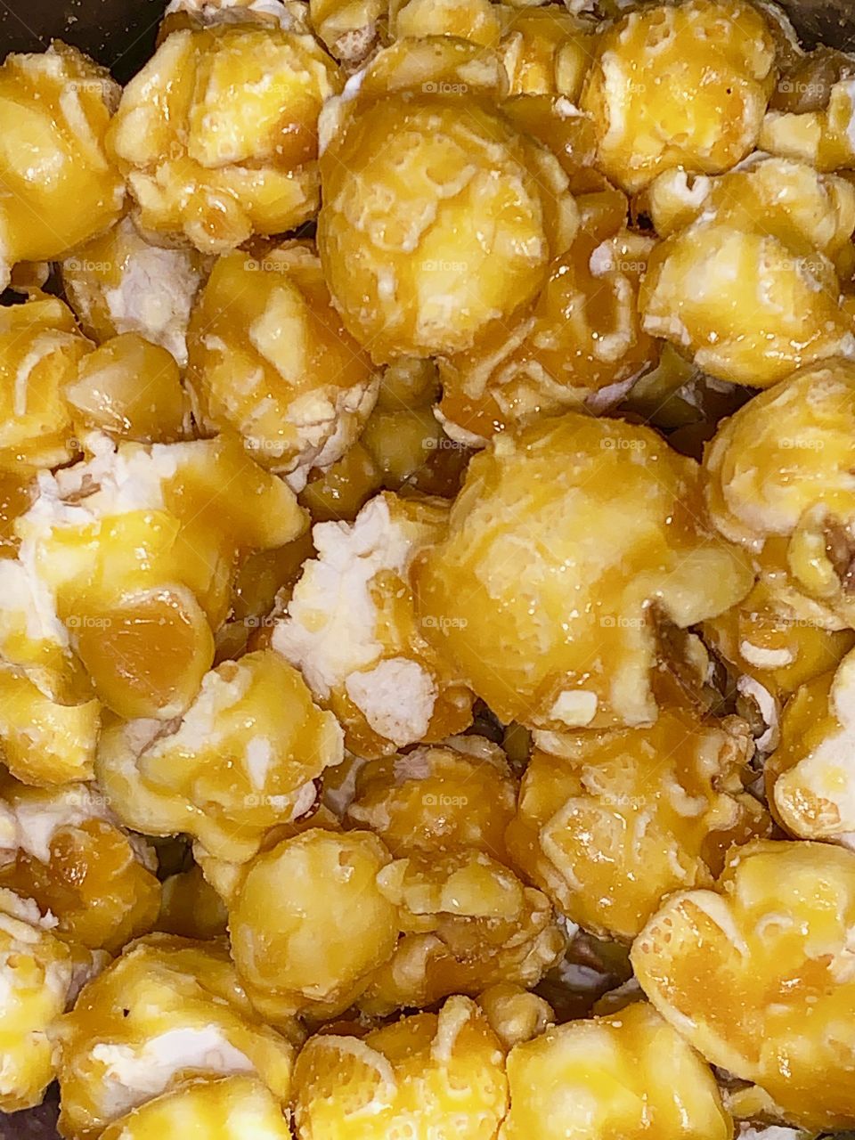 Macadamia Nut Christmas Caramel Corn