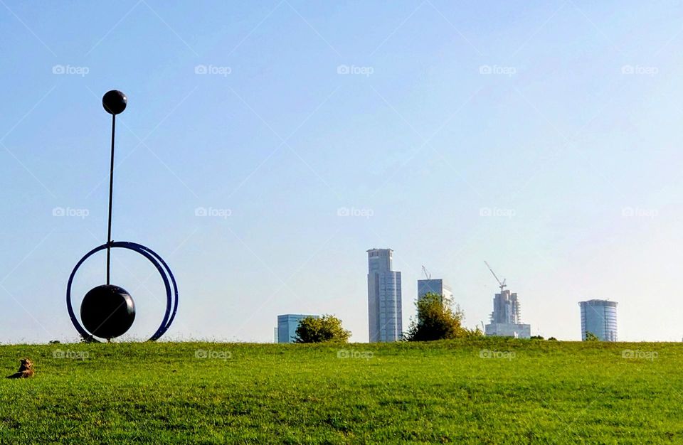 The park 🏞️ Building 🏫 Tel-Aviv