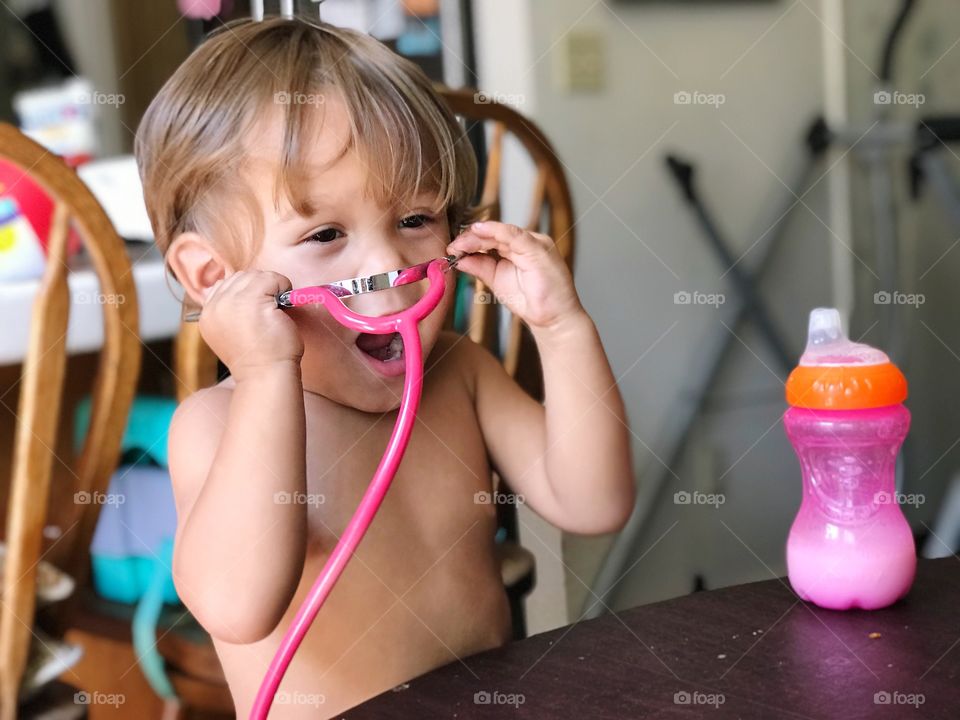 Buddy and the pink stethoscope 