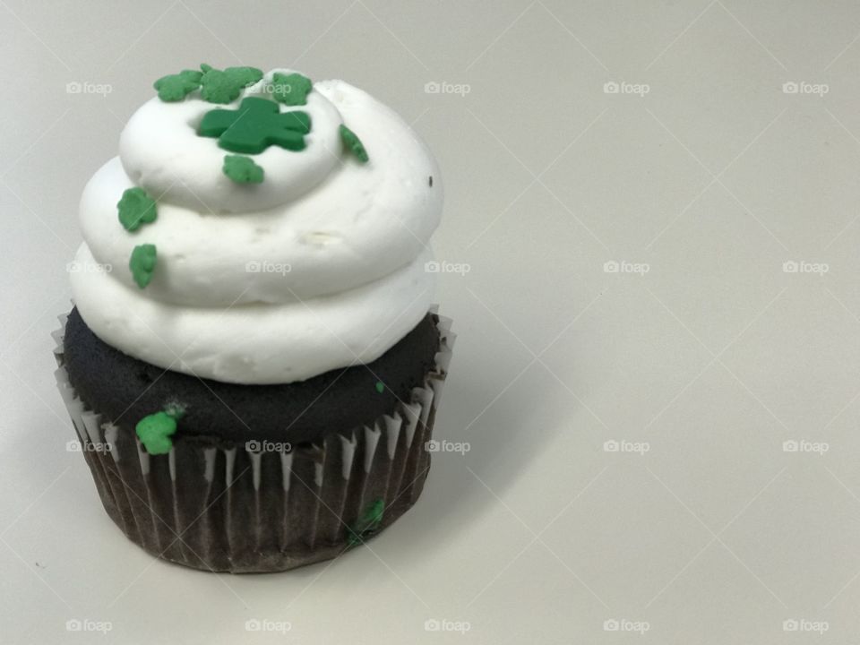 Irish lucky green cupcake with icing St. patrick's day