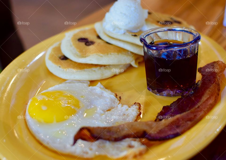 Tasty Basic Breakfast on a plate 