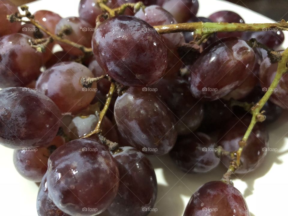 Seedless sweet grapes