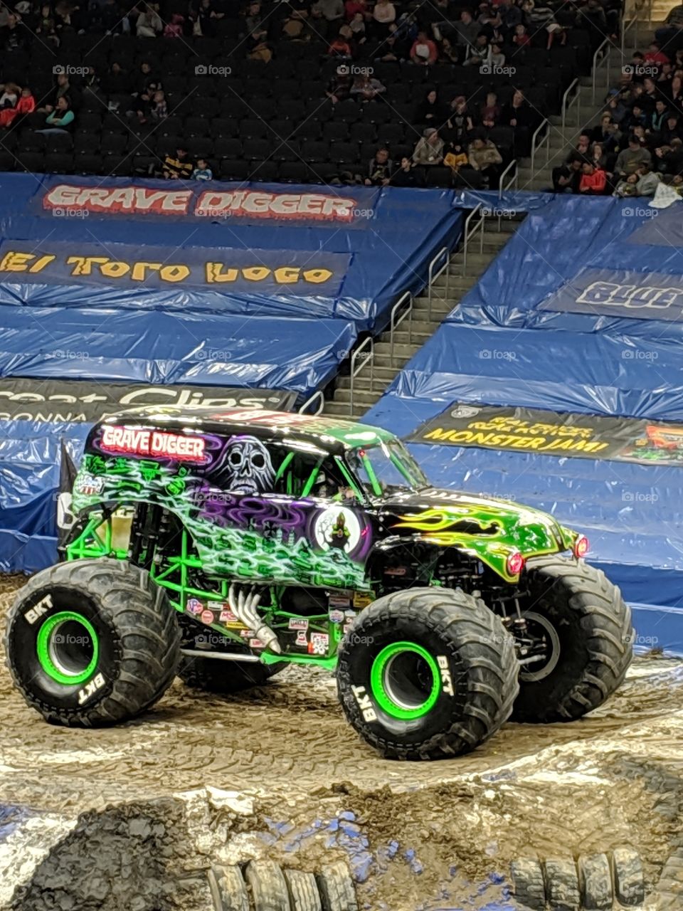 Monster Jam & GraveDigger