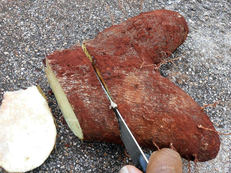 Cutting Yam