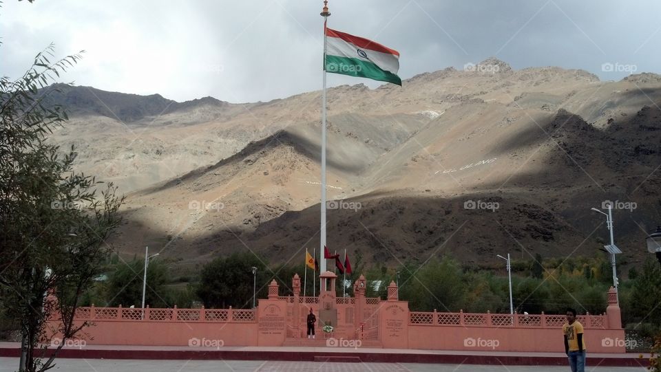 indian flag at kargil border