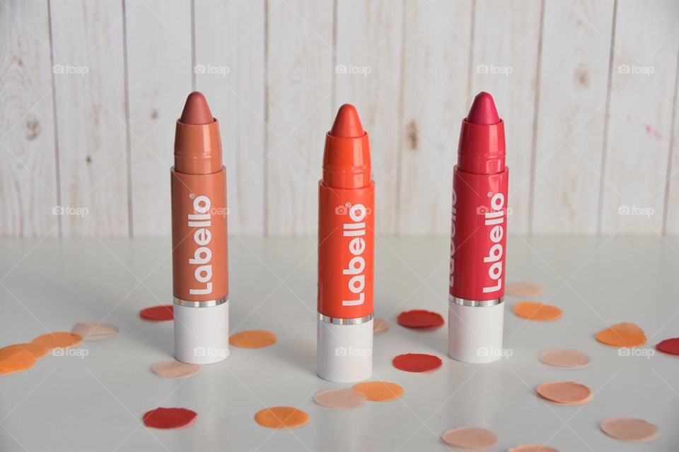 Colourful lipsticks labello 