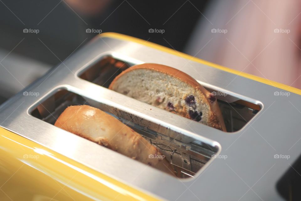 Select Brands Toaster. 
