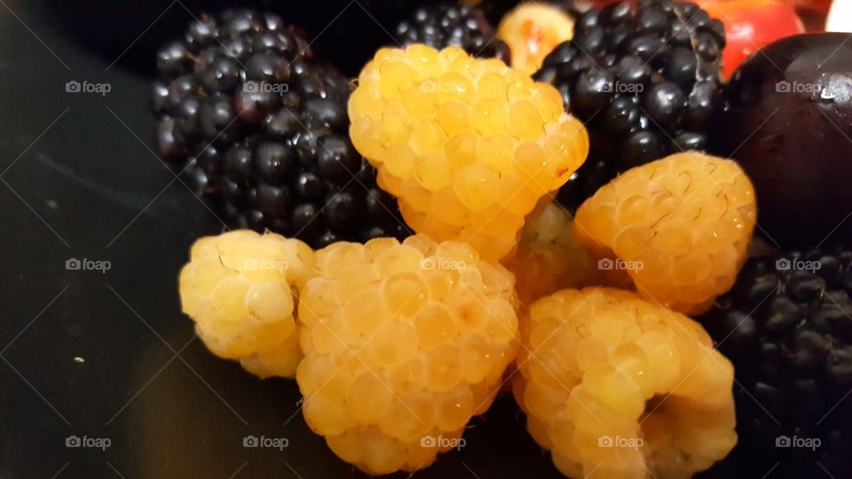 yellow raspberries blackberry