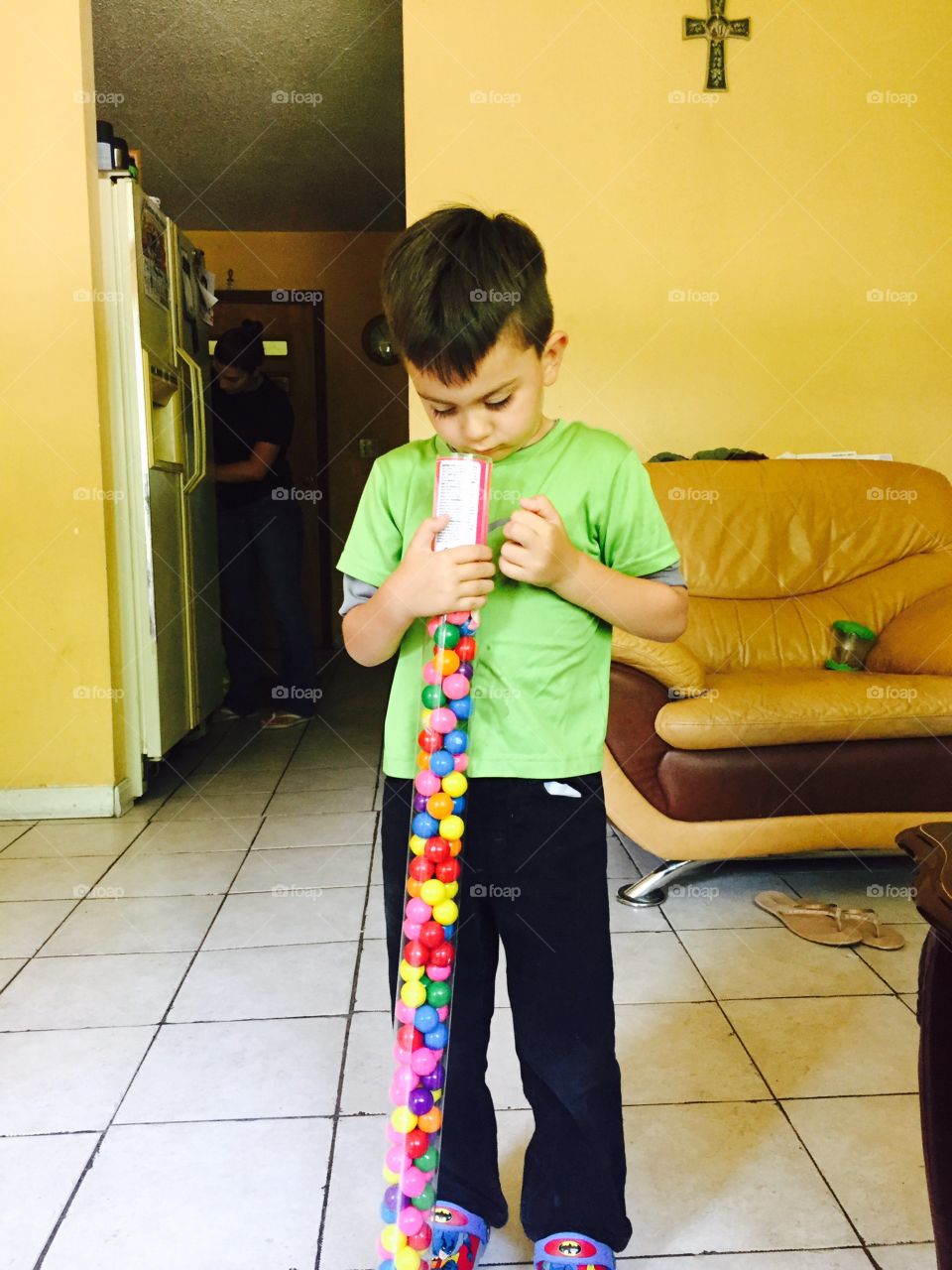 Woahhhh. How many gumballs are in the tube?