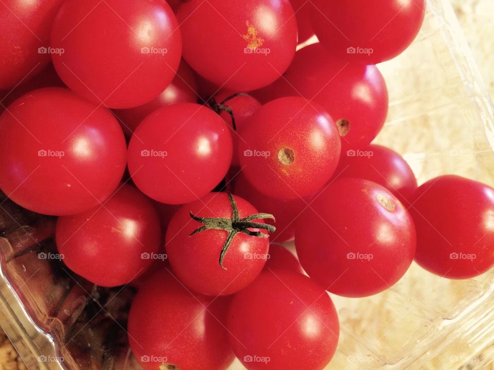 Red cherry tomatoes