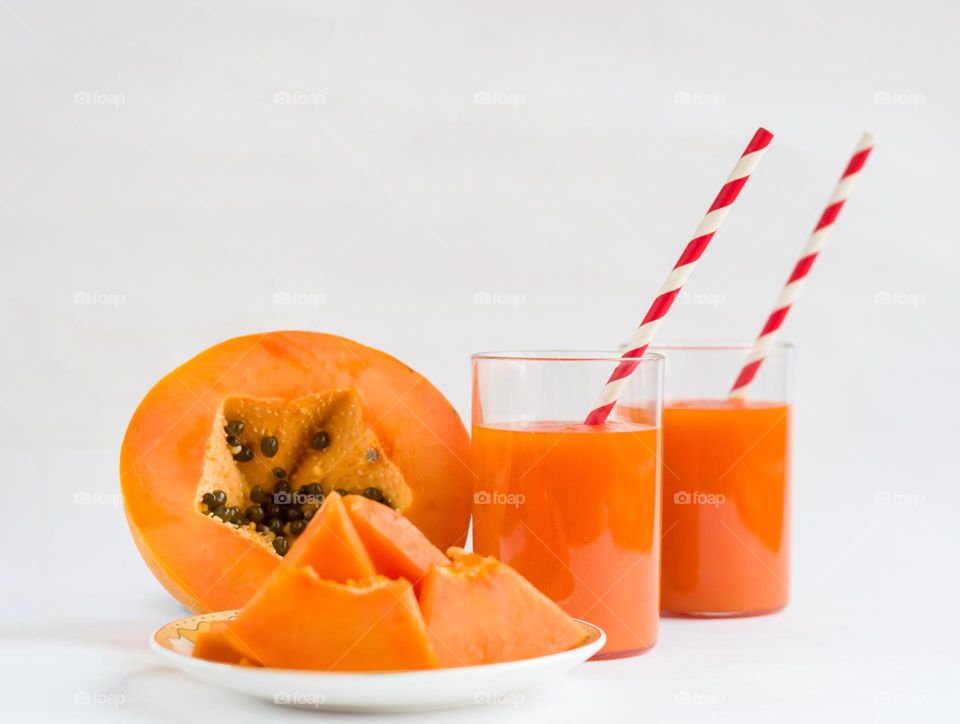 Healthy papaya smoothie 