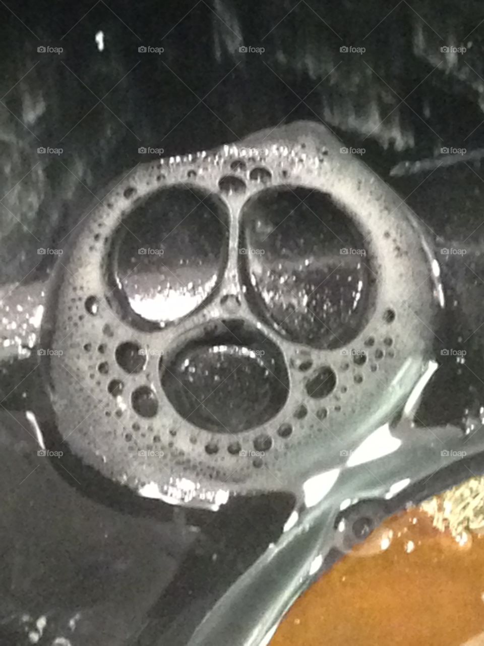 There's a sloth face in my bubbles!!!