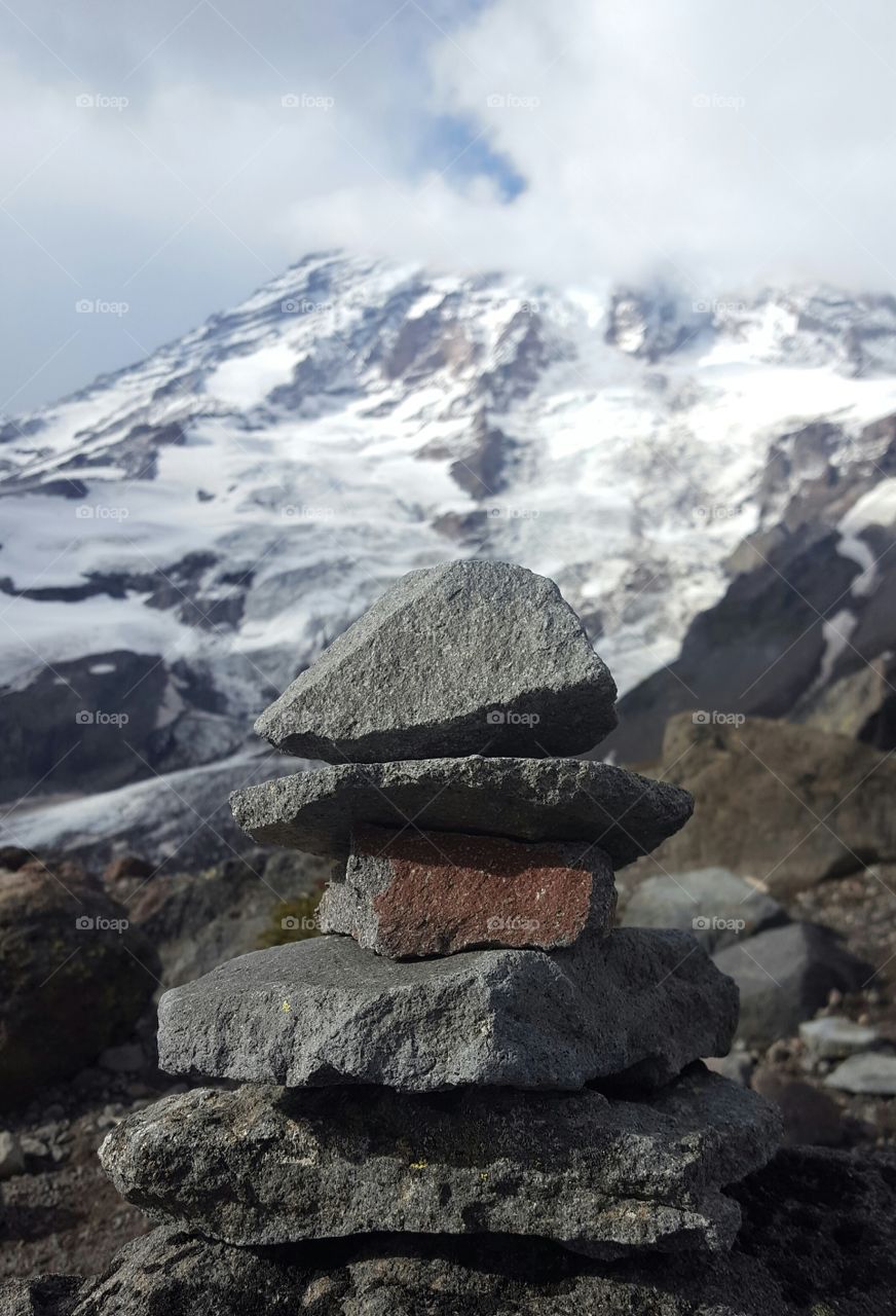 Arrangement of stones