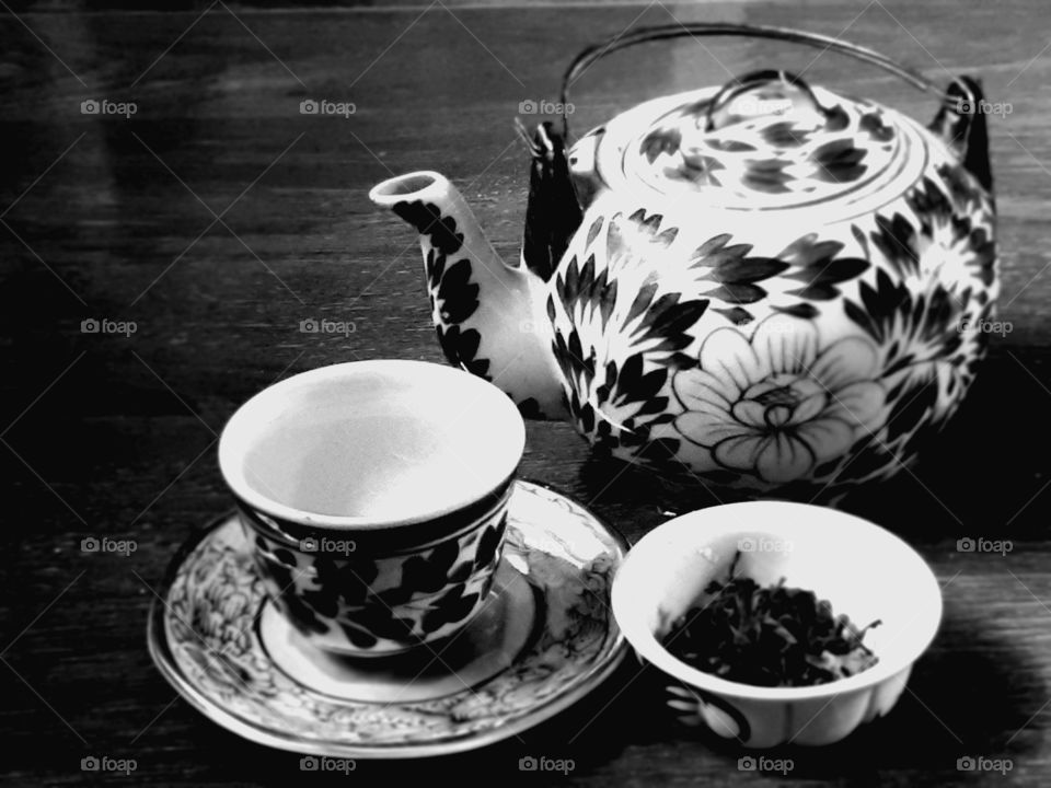 Ceramics teapot and cup