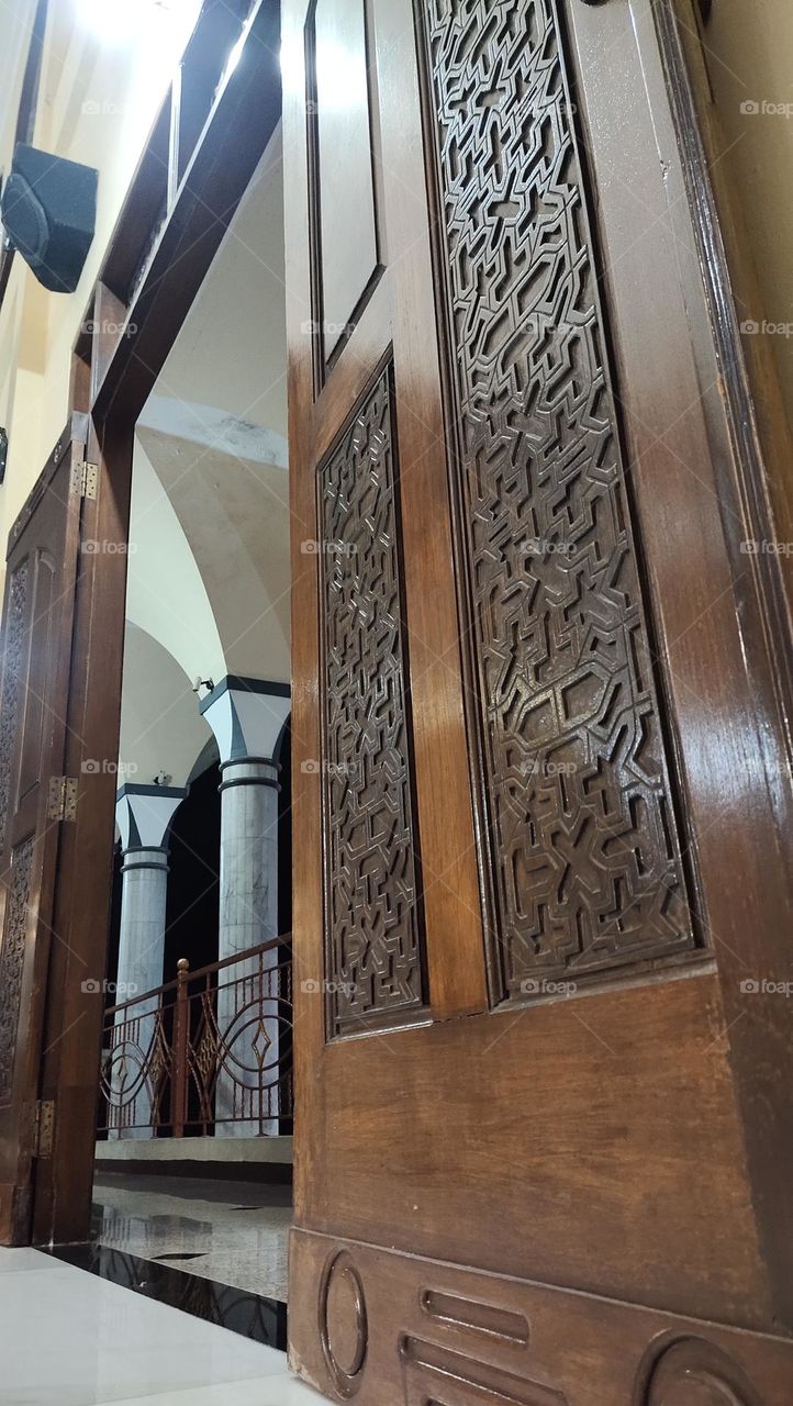 pintu masuk masjid