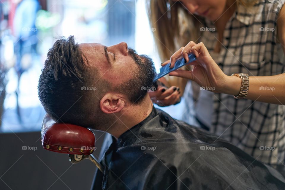 Relaxing while shaving 