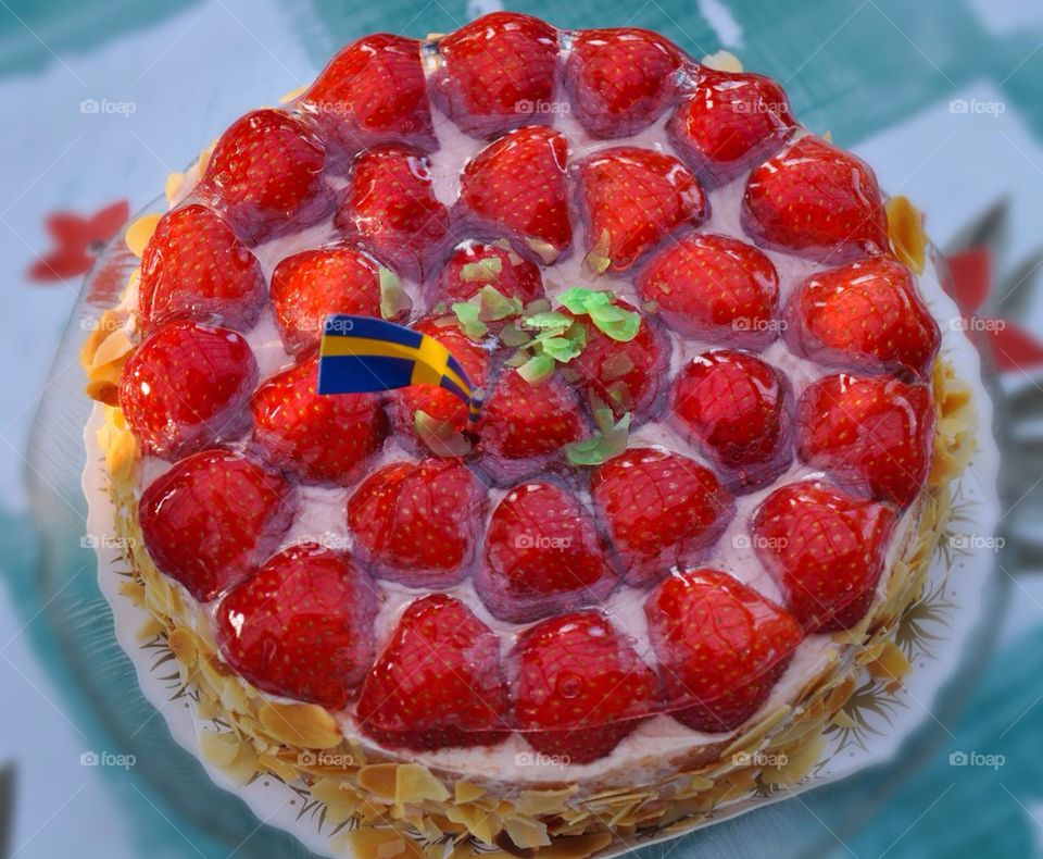 Midsummer cake