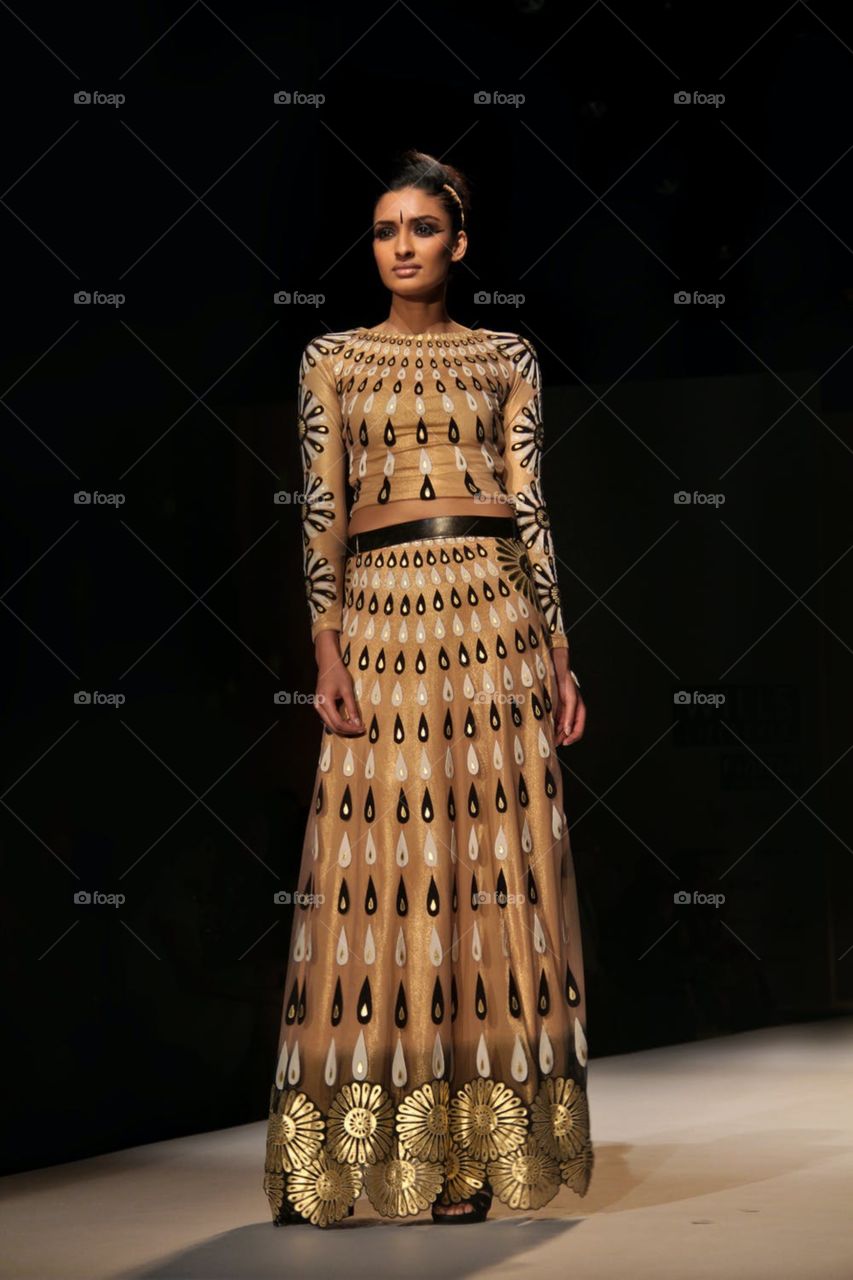 I described this photo indian Woman resources