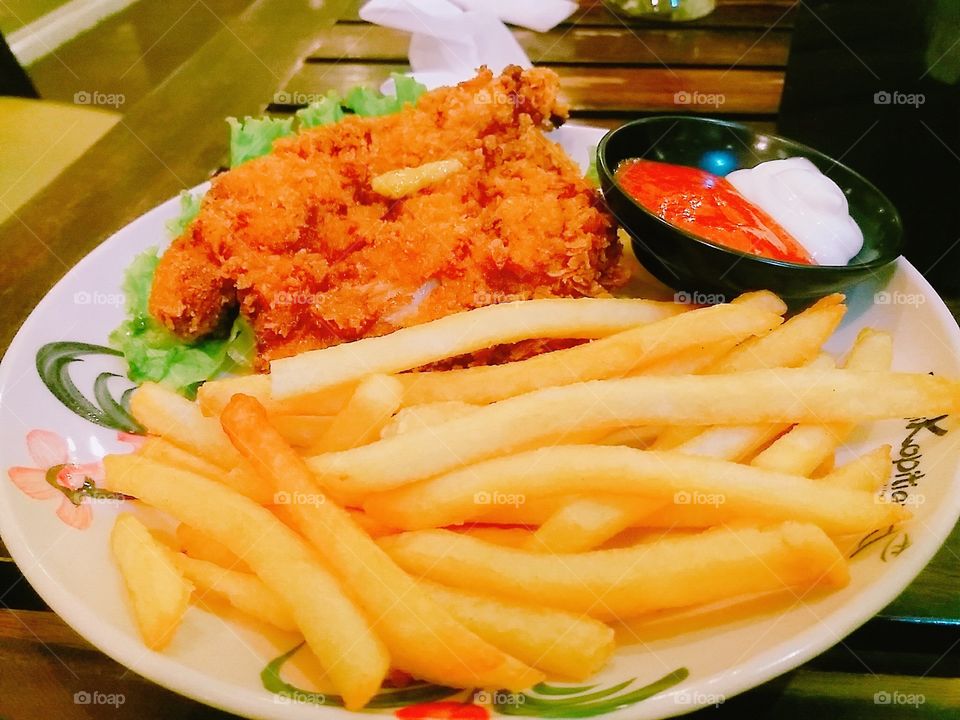 CHICKEN KATSU WITH FRECH FRIES