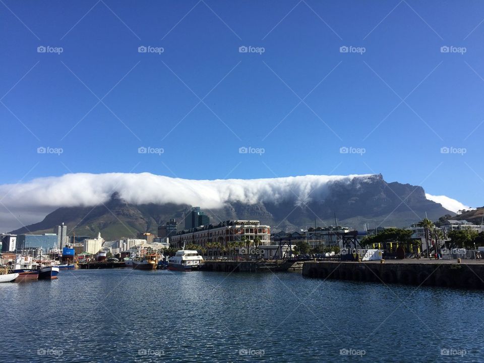 Table cloth over Table Mountain 
