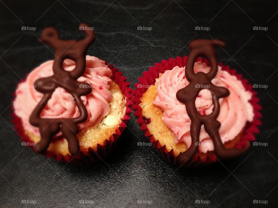 Raspberry white choc cupcakes