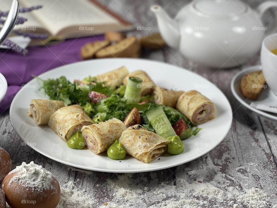 Pancakes with ham and cheese