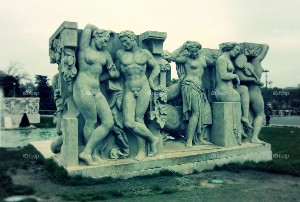 Paris and it's many sculptures /statues