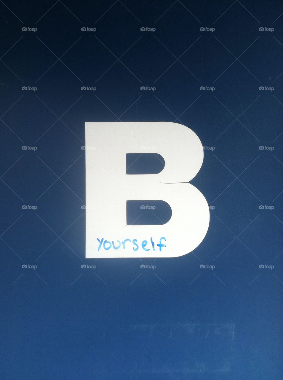 blue b be letter by ihbtony