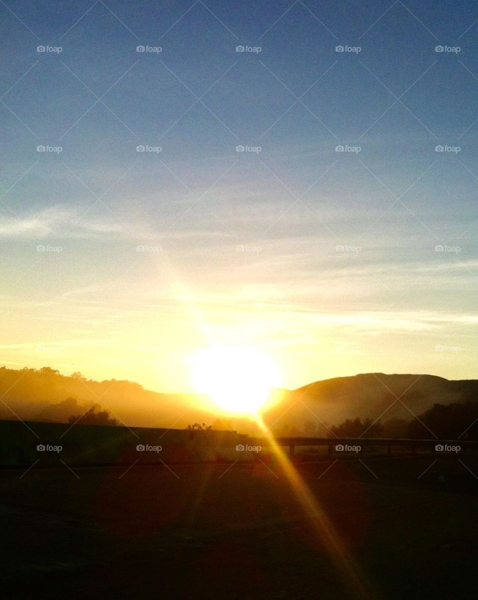 🌄🇺🇸 An extremely beautiful dawn in Jundiaí, interior of Brazil. Cheer the nature! / 🇧🇷 Um amanhecer extremamente bonito em Jundiaí, interior do Brasil. Viva a natureza! 
