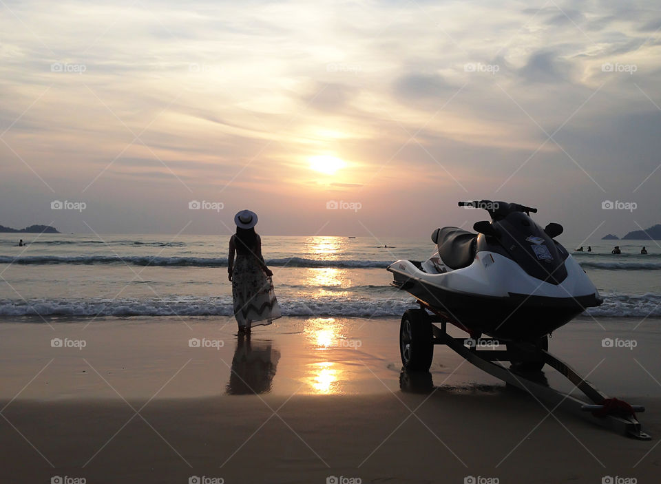 Romantic sunset above the sea during summer tropical vacation 