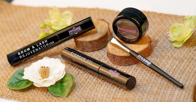 Beautiful layout Eyebrow beauty product 