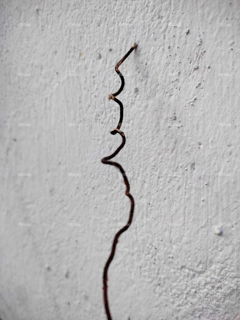 iron wire can be used to tie a bundle of metal rods