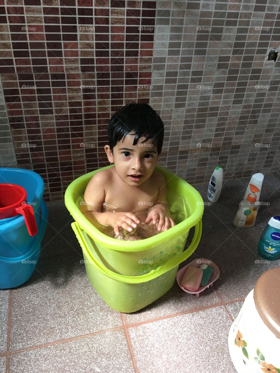 Bath in bucket