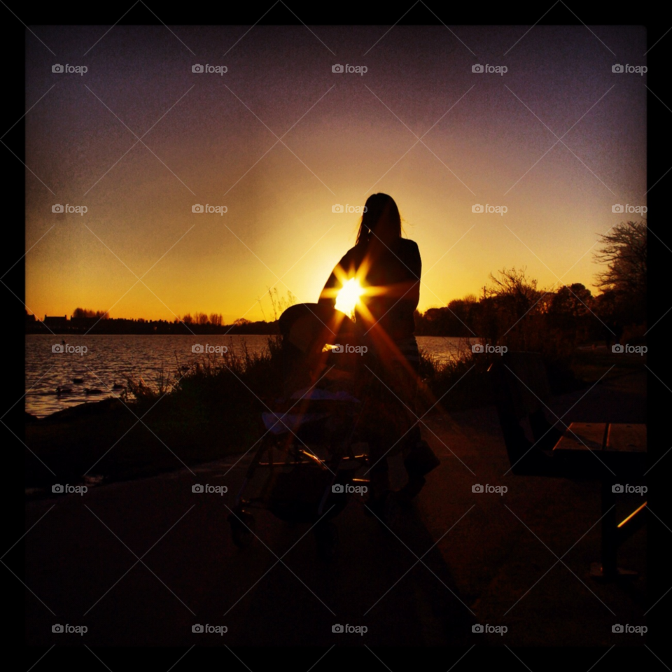 girl sunset sun water by fabiov1.0