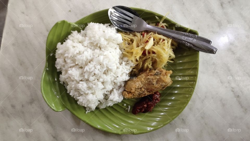 nasi perkedel dan sayur labu siam