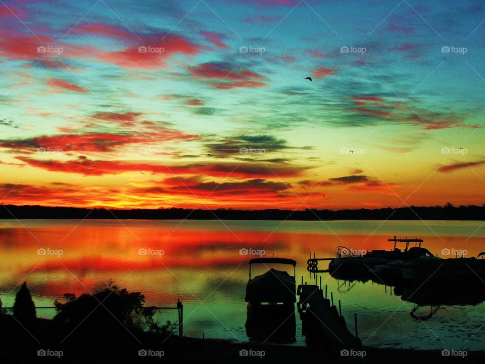 A sunrise on the lake 