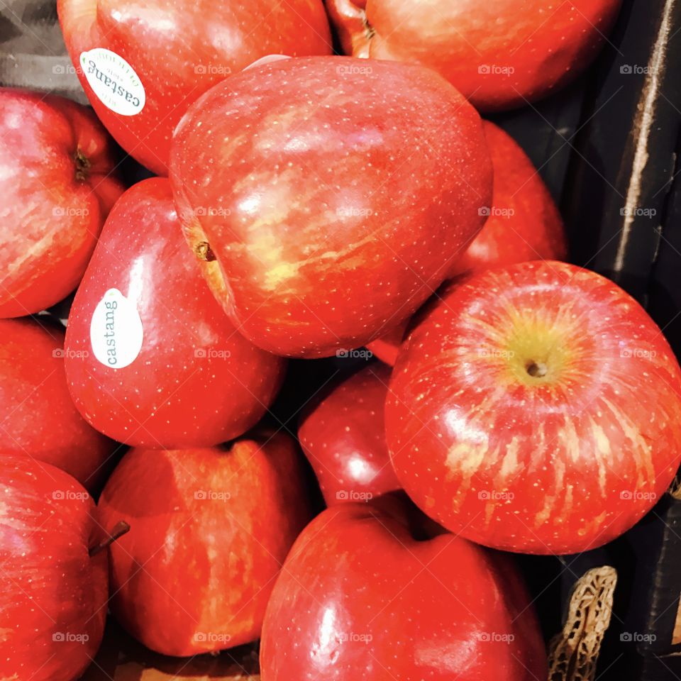 Apples-red-fruit-healthy 