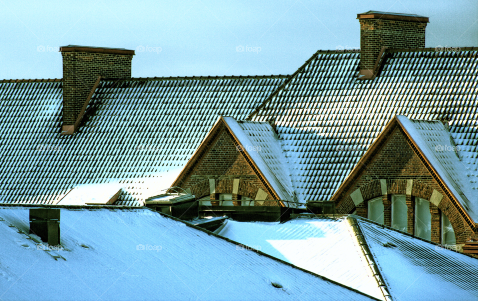 snow light lines roof by bradman