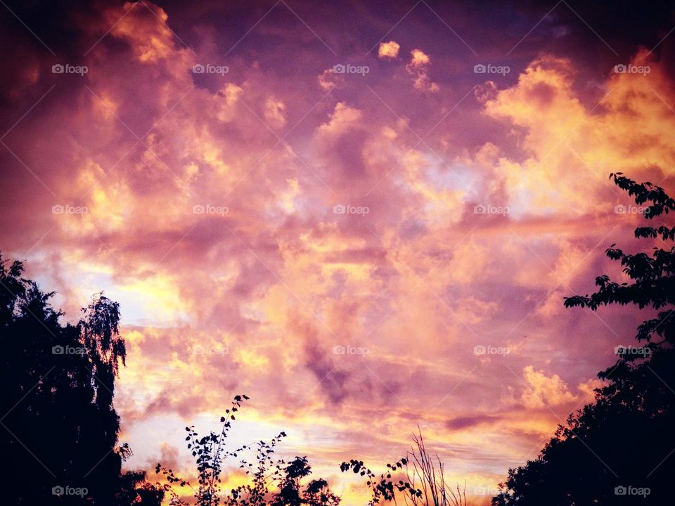 It's like the sky is burning.. Nature is powerful