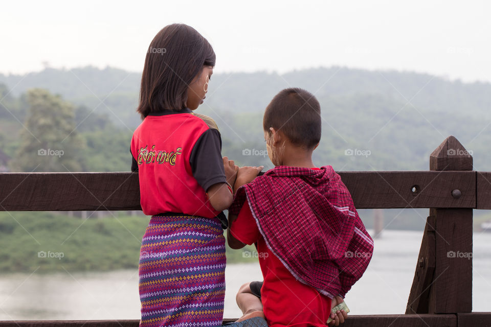 Children at wood bridge 