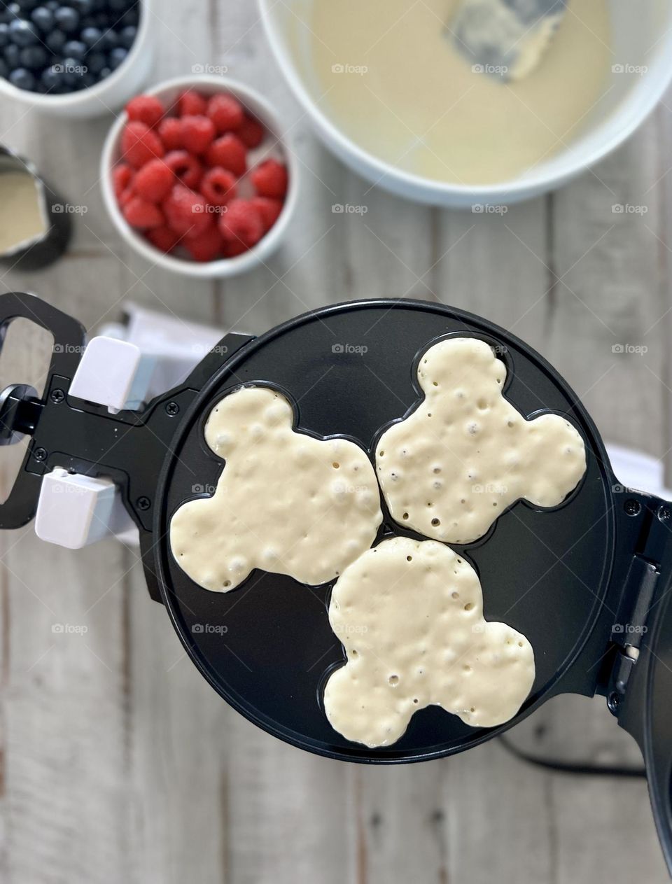 Selected Brands. Waffle maker 