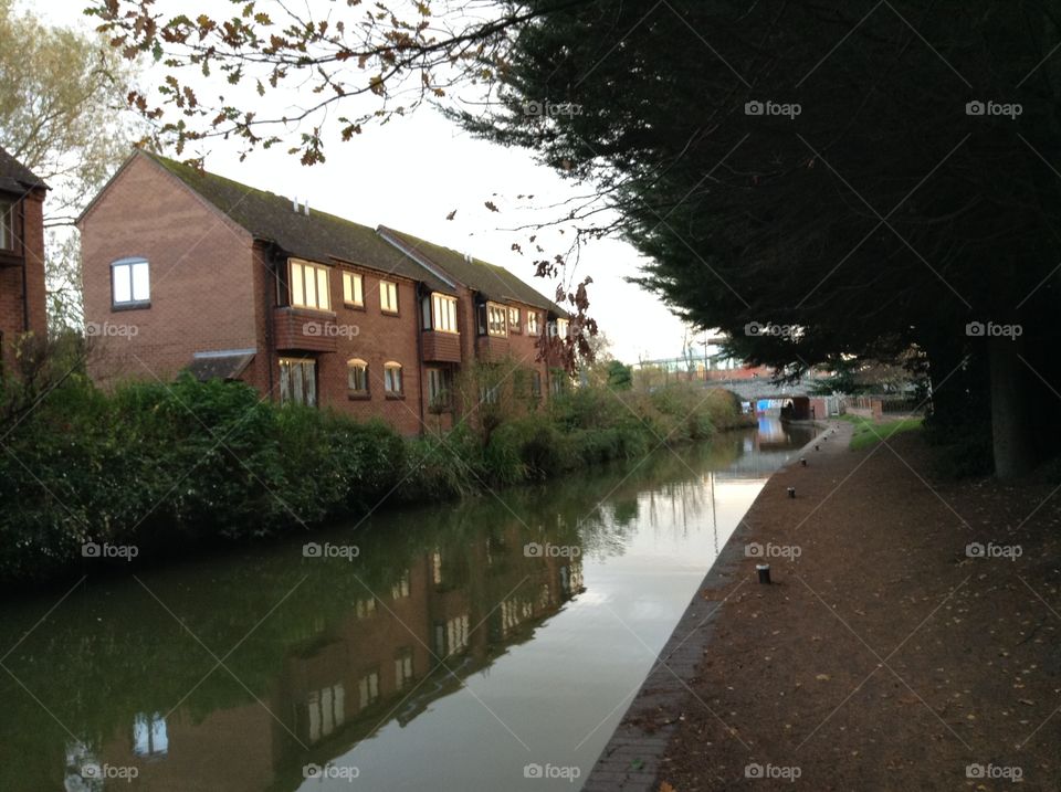 The reflection of house on the water gives us a wonderful landscape 