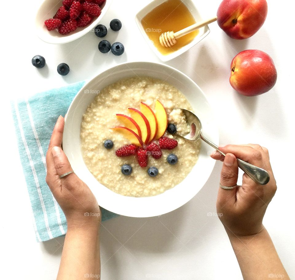 Porridge oats with fresh fruits 