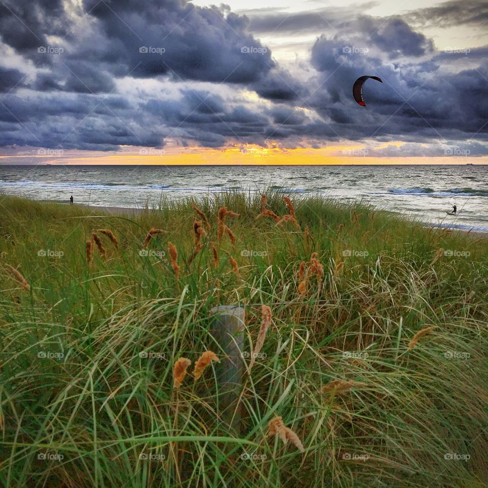 Kite surfing 