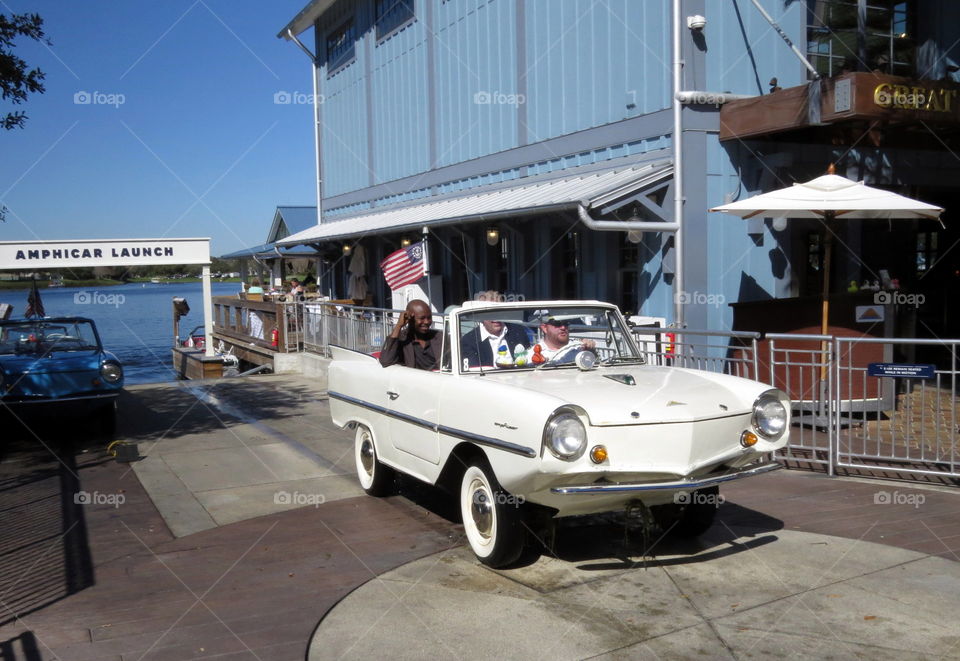 amphicar on land